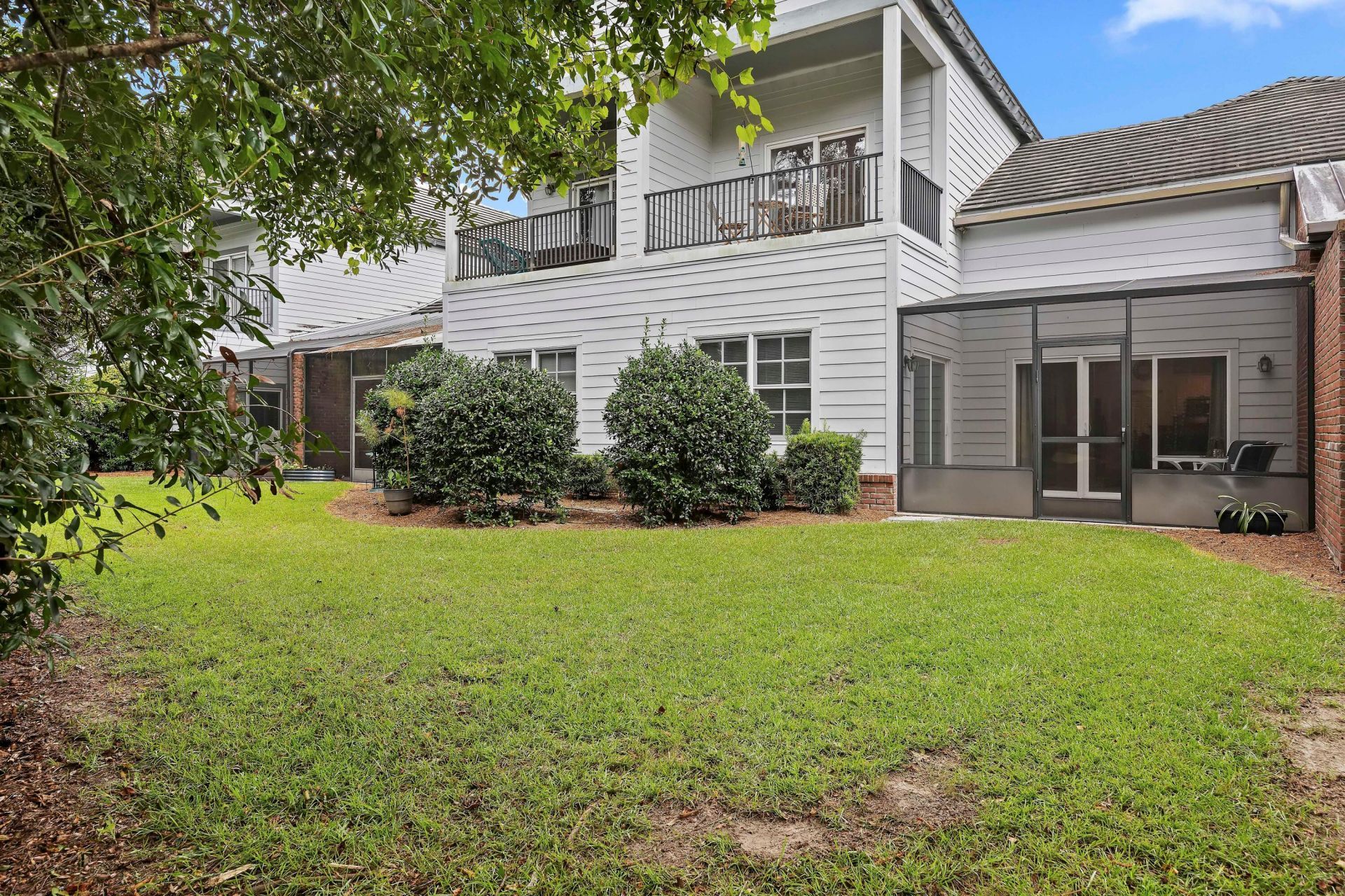 23 Augustine Road Photo 43