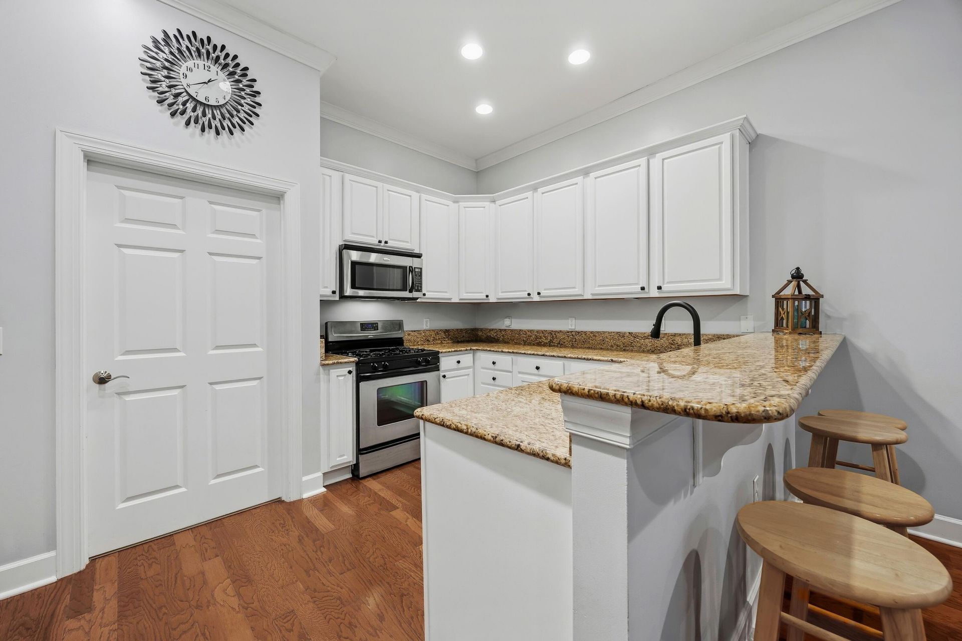 23 Augustine Road Photo 8