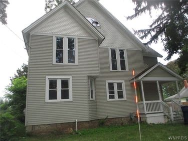 180 Church Street , Lockport, NY 14094