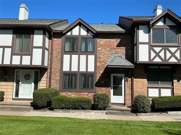 179 New Wickham Drive , Penfield, NY 14526
