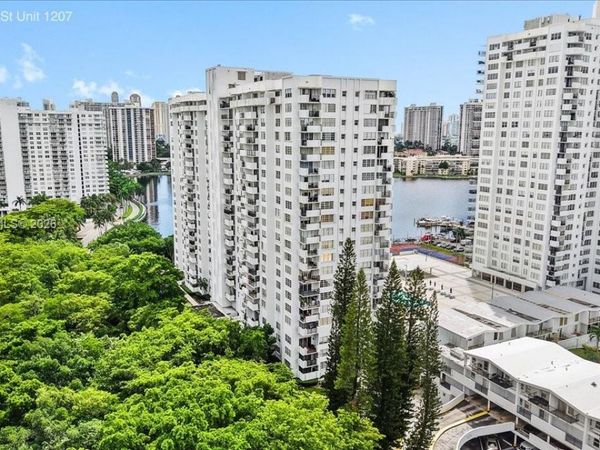 2780 NE 183rd St, Unit 1207, Aventura, FL 33160