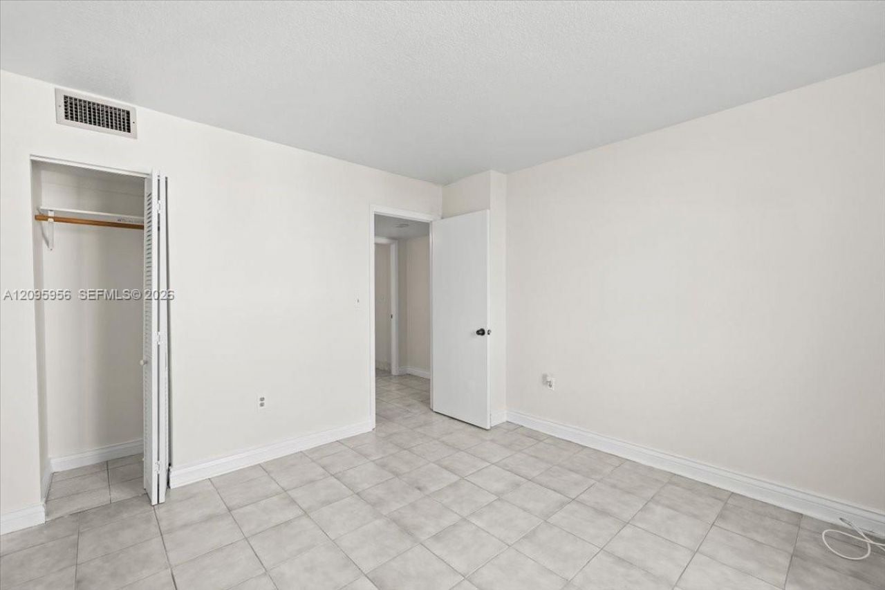 2780 NE 183rd St, Unit 1207, Aventura, FL 33160 Photo