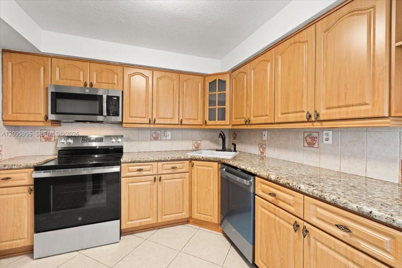 2780 NE 183rd St, Unit 1207, Aventura, FL 33160 Photo