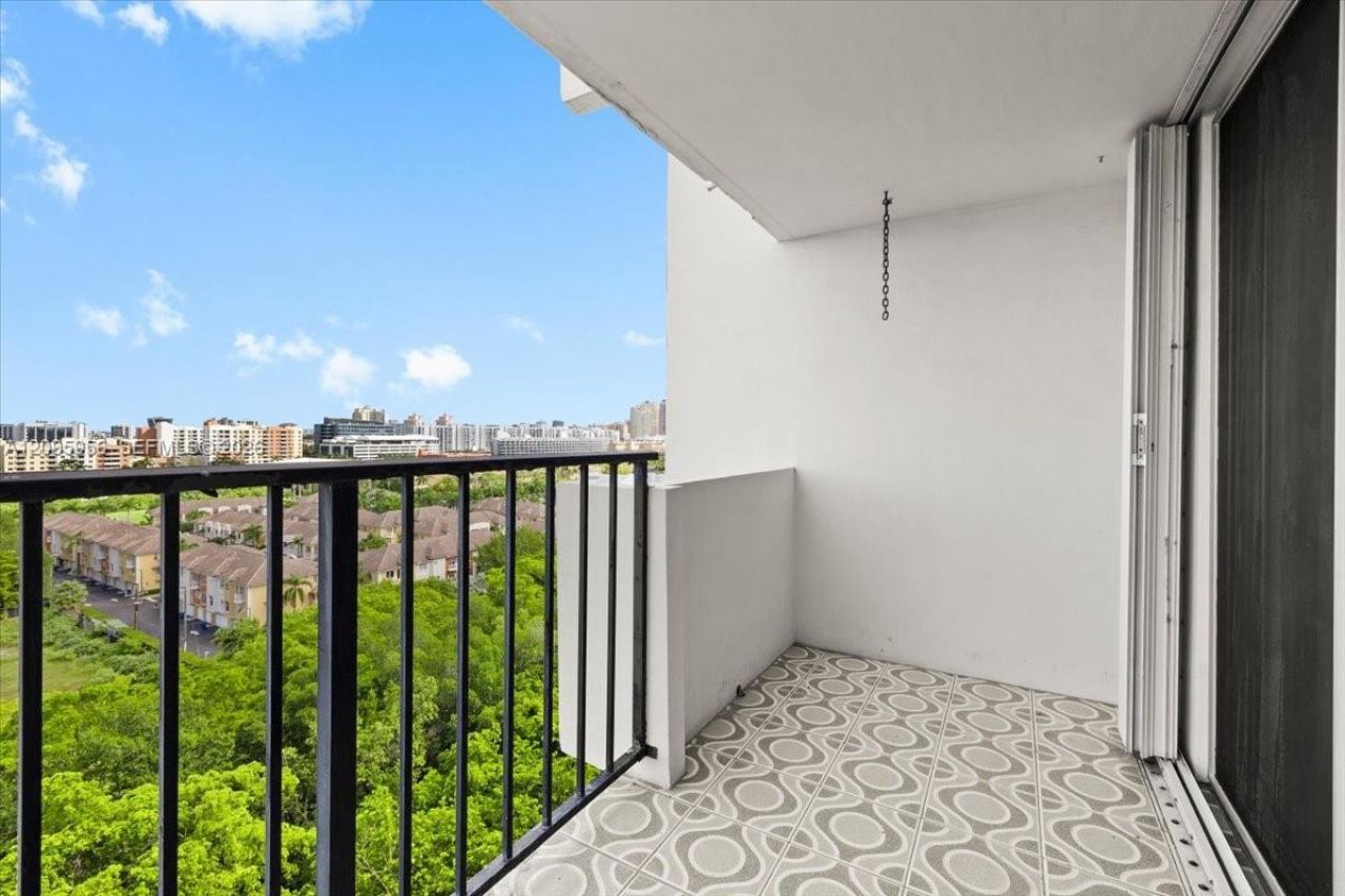2780 NE 183rd St, Unit 1207, Aventura, FL 33160 Photo