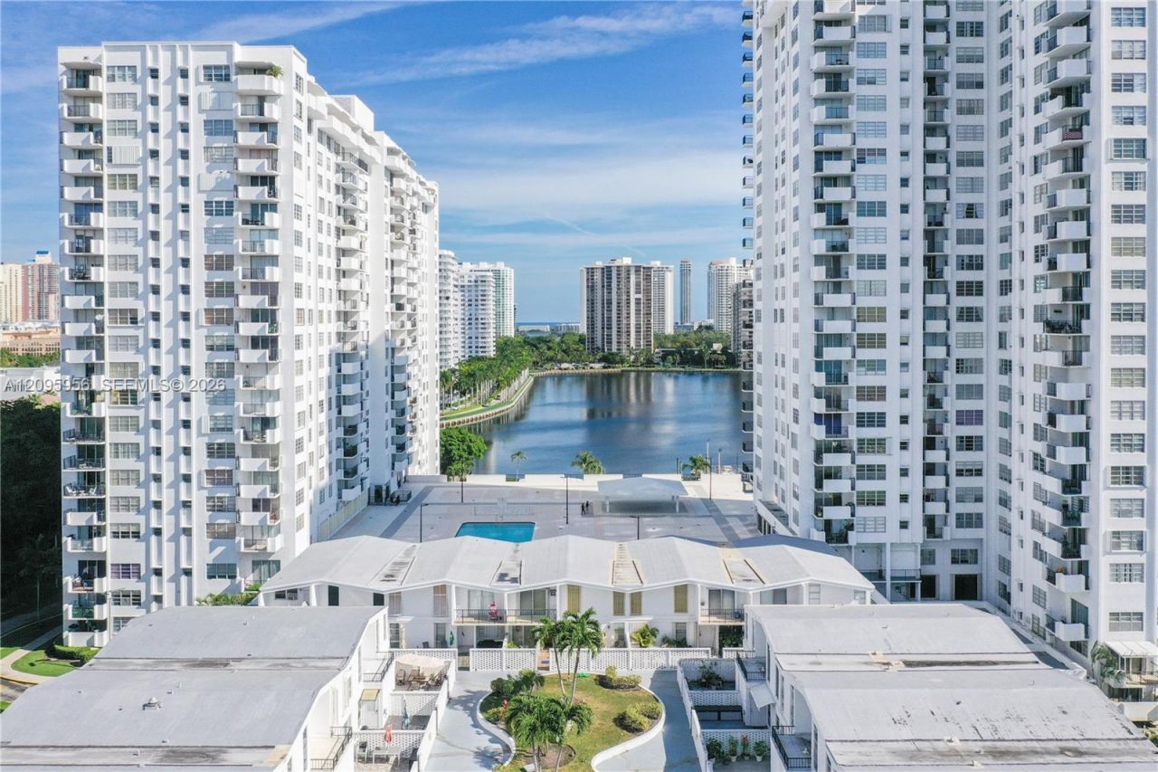 2780 NE 183rd St, Unit 1207, Aventura, FL 33160 Photo