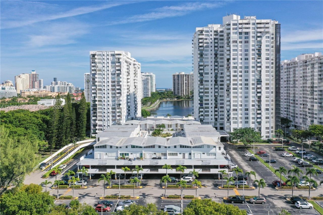 2780 NE 183rd St, Unit 1207, Aventura, FL 33160 Photo