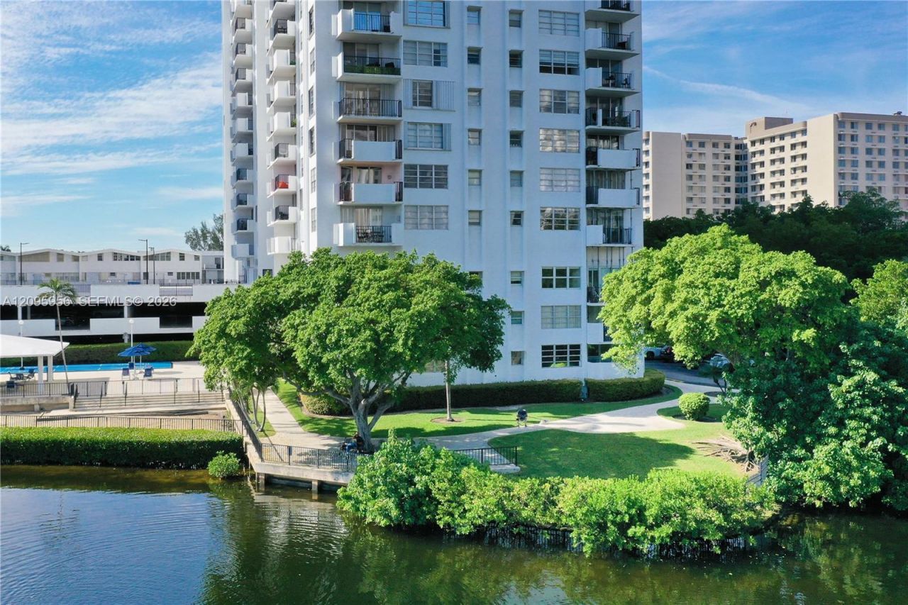 2780 NE 183rd St, Unit 1207, Aventura, FL 33160 Photo