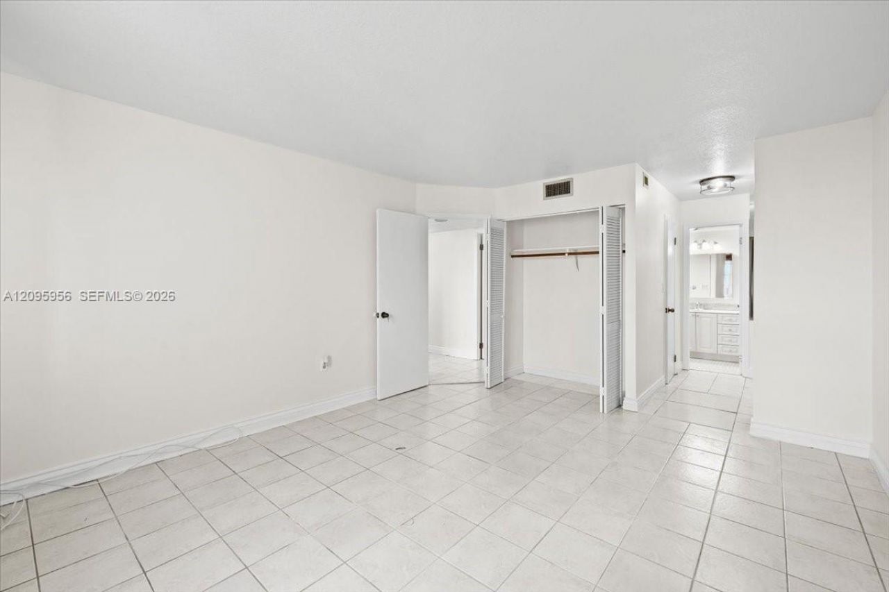 2780 NE 183rd St, Unit 1207, Aventura, FL 33160 Photo