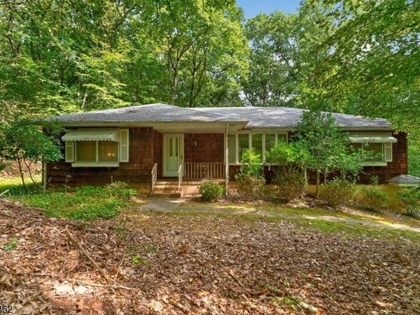 4 Hartpence Rd, Alexandria, NJ 08848