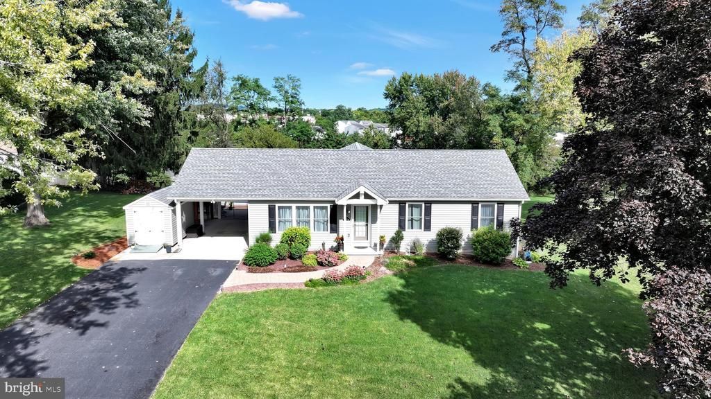 25 YORK HILL ROAD, ETTERS, PA 17319