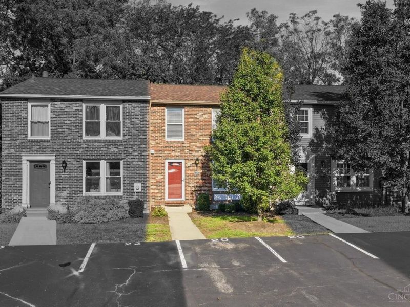 8020 Mill Creek Circle, Beckett Ridge, OH 45069 Photo 3