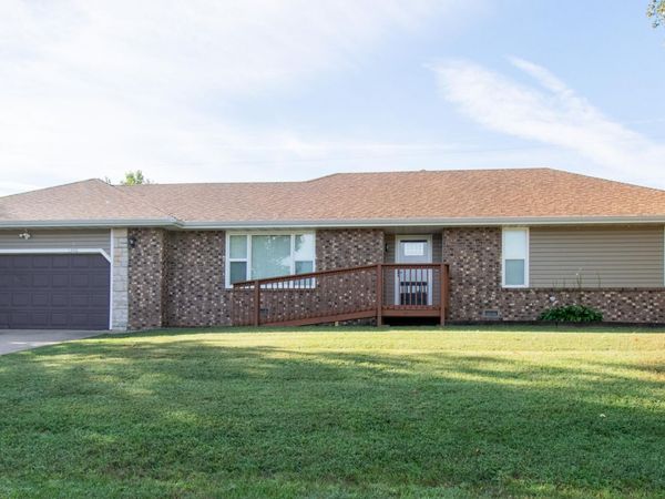 1300 E Rainey Street , Ozark, MO 65721