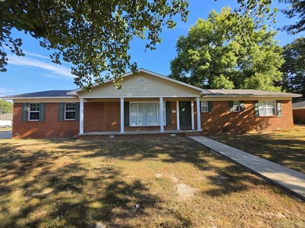 302 Mildred Dr , Wynne, AR 72396