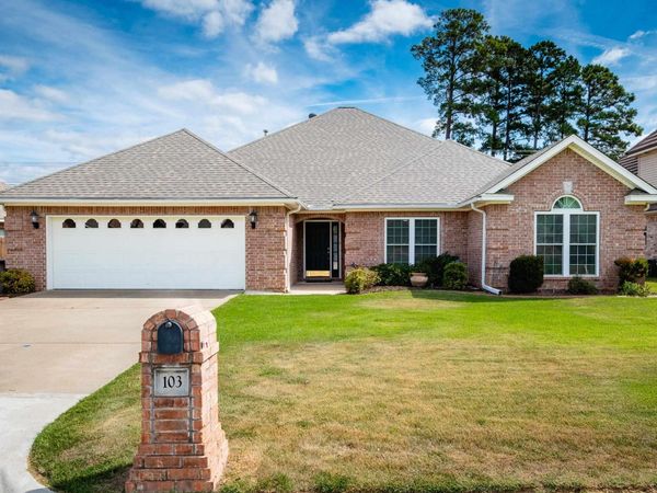 103 Bayonne Cove , Maumelle, AR 72113
