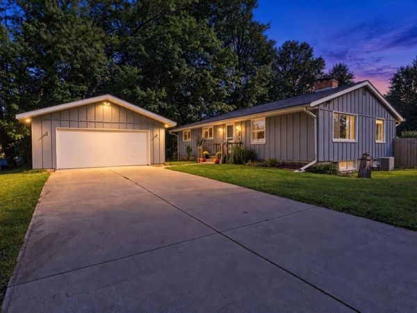 1015 N Philip Road, Niles, MI 49120