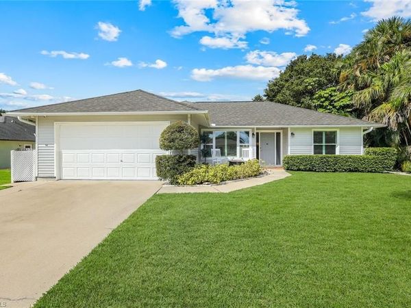27968 Lance DR, BONITA SPRINGS, FL 34135