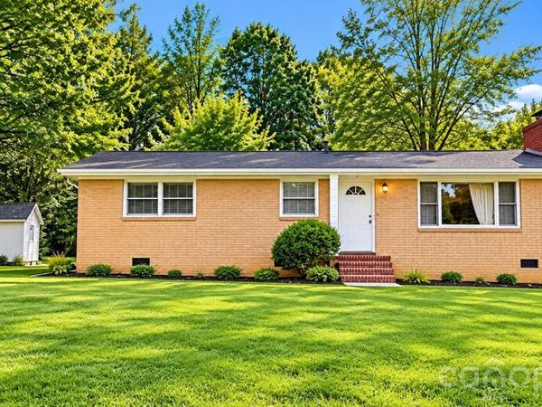1104 Stagecoach Road , Gastonia, NC 28052