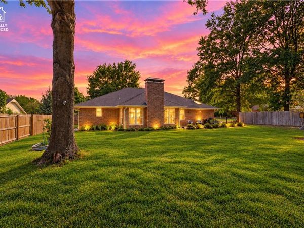 1764 E Harold Street, Fayetteville, AR 72703