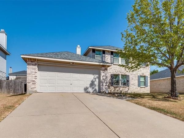 2120 W Grove Lane , Grand Prairie, TX 75052