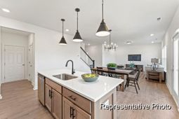 1014 Toland Drive photo 4