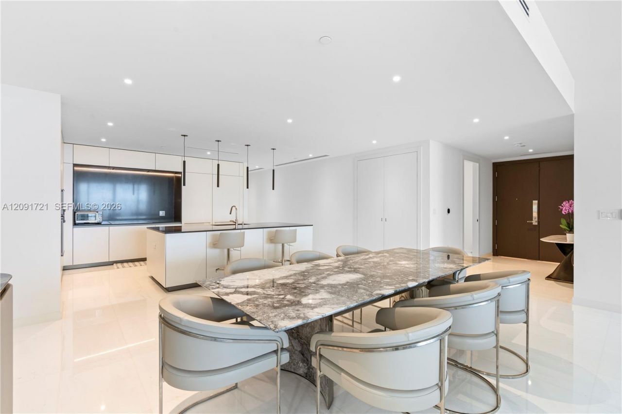 300 Biscayne Boulevard Way , Unit 3304C, Miami, FL 33131 Photo