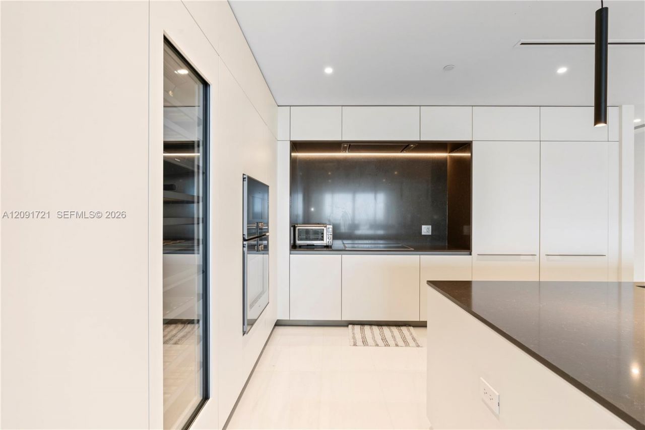 300 Biscayne Boulevard Way , Unit 3304C, Miami, FL 33131 Photo