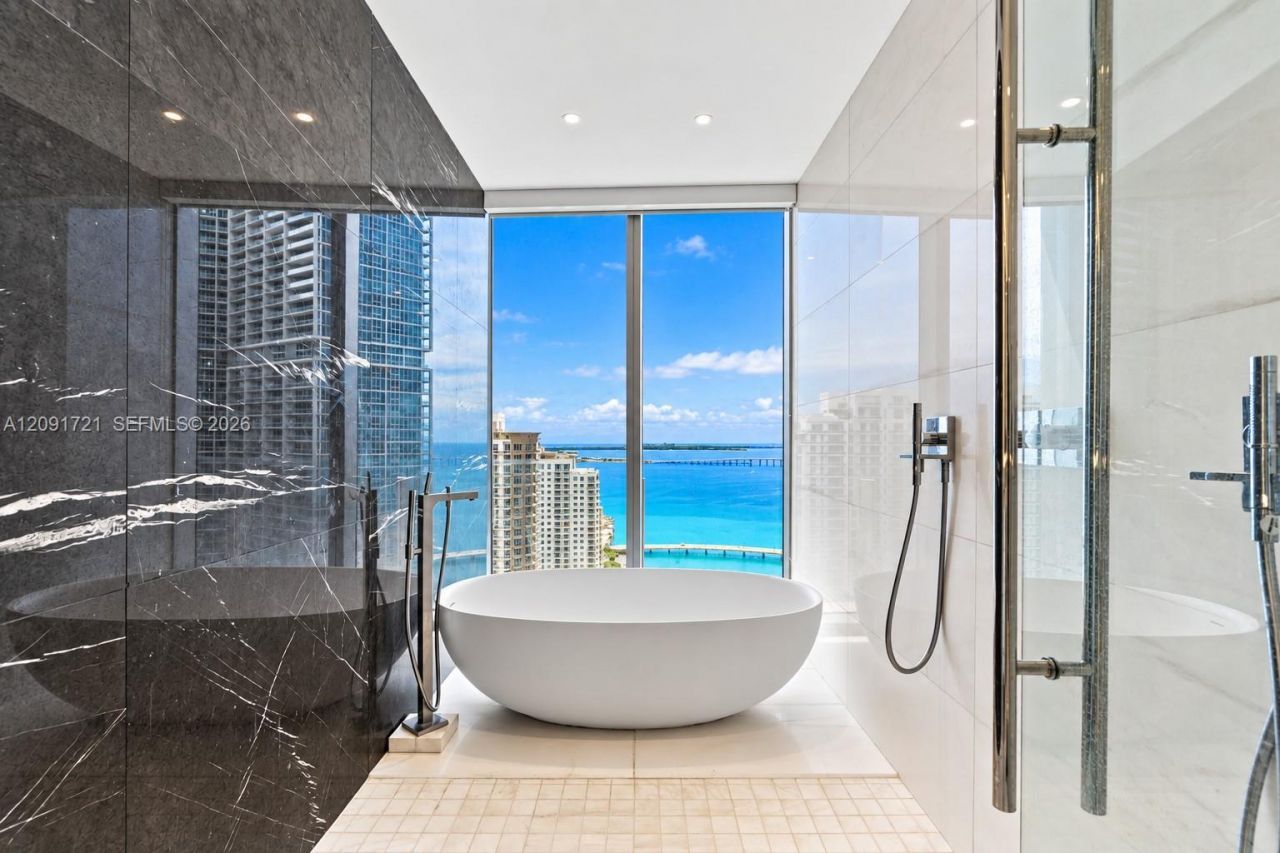 300 Biscayne Boulevard Way , Unit 3304C, Miami, FL 33131 Photo