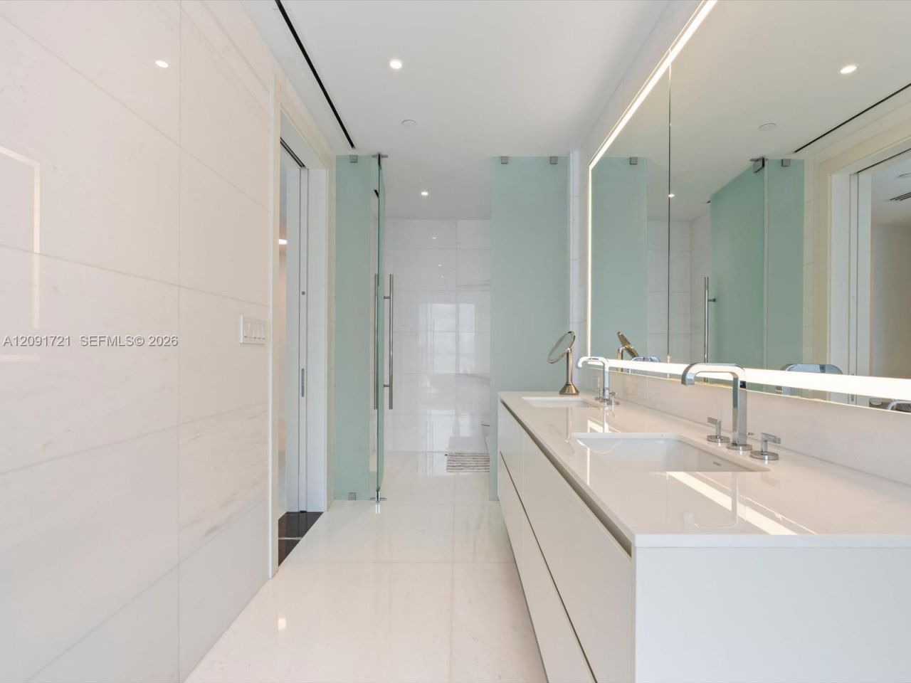 300 Biscayne Boulevard Way , Unit 3304C, Miami, FL 33131 Photo