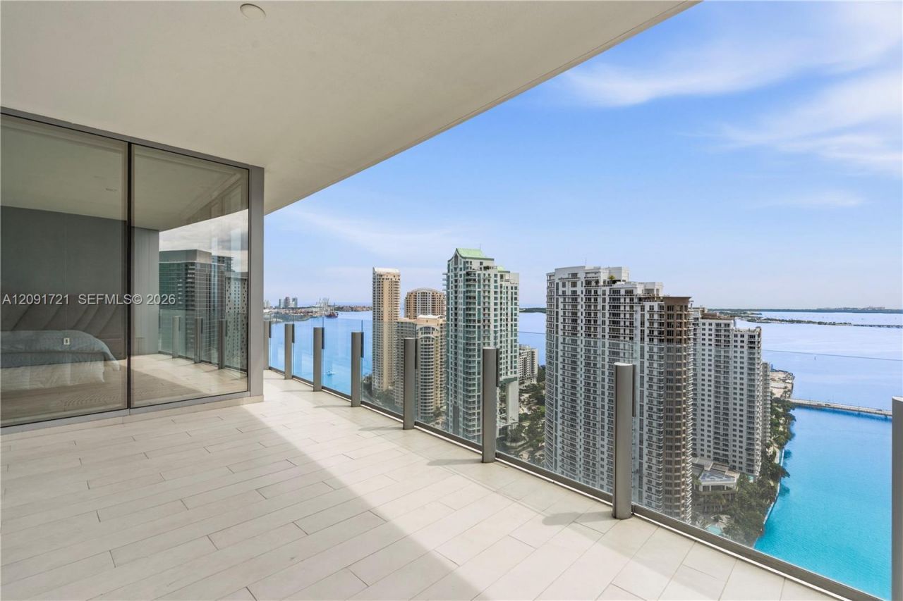 300 Biscayne Boulevard Way , Unit 3304C, Miami, FL 33131 Photo