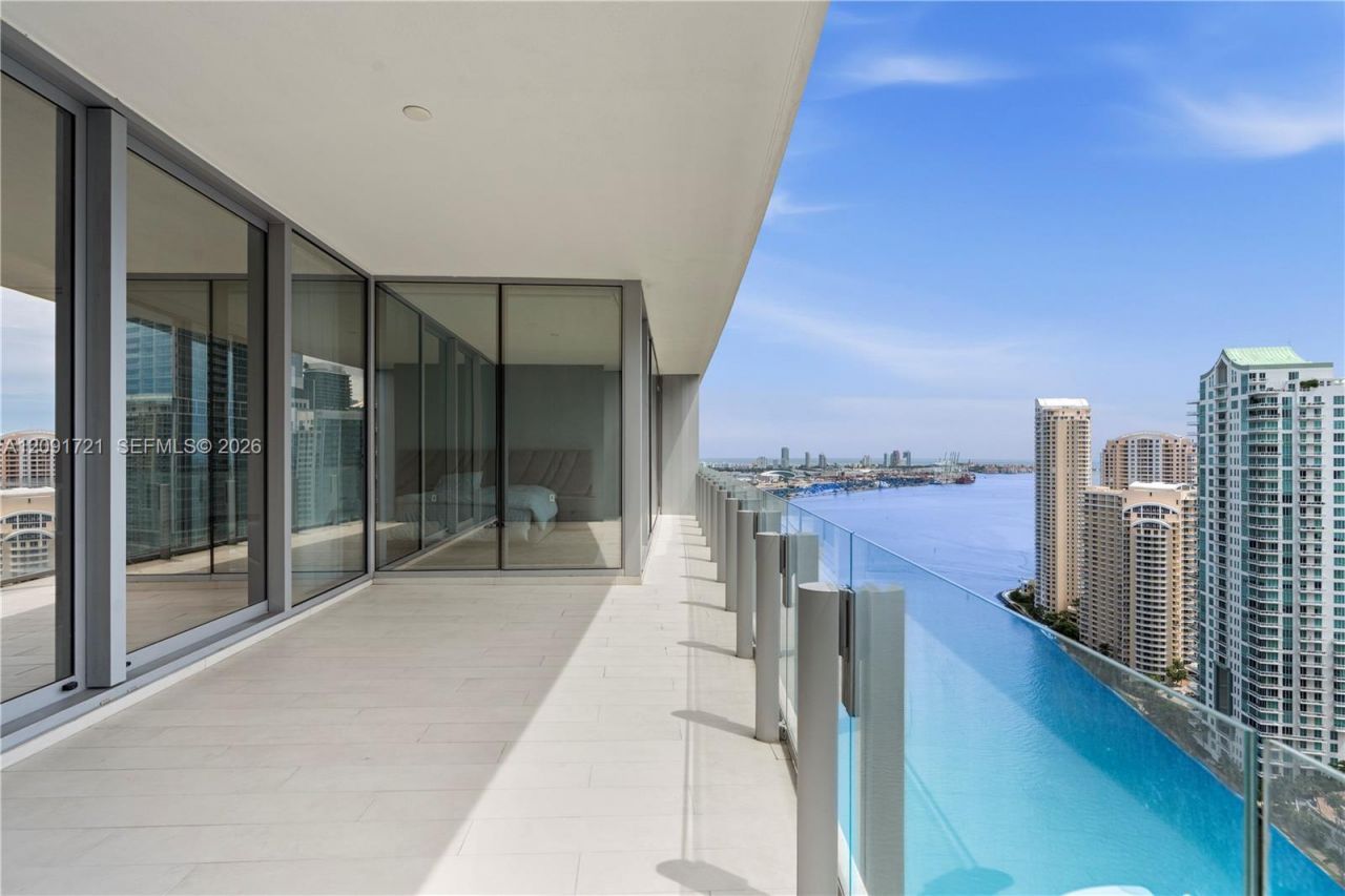 300 Biscayne Boulevard Way , Unit 3304C, Miami, FL 33131 Photo