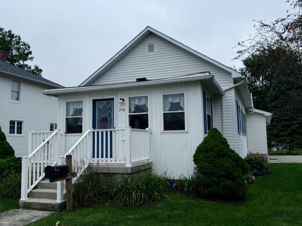 715 E Madison Street , Gibsonburg, OH 43431