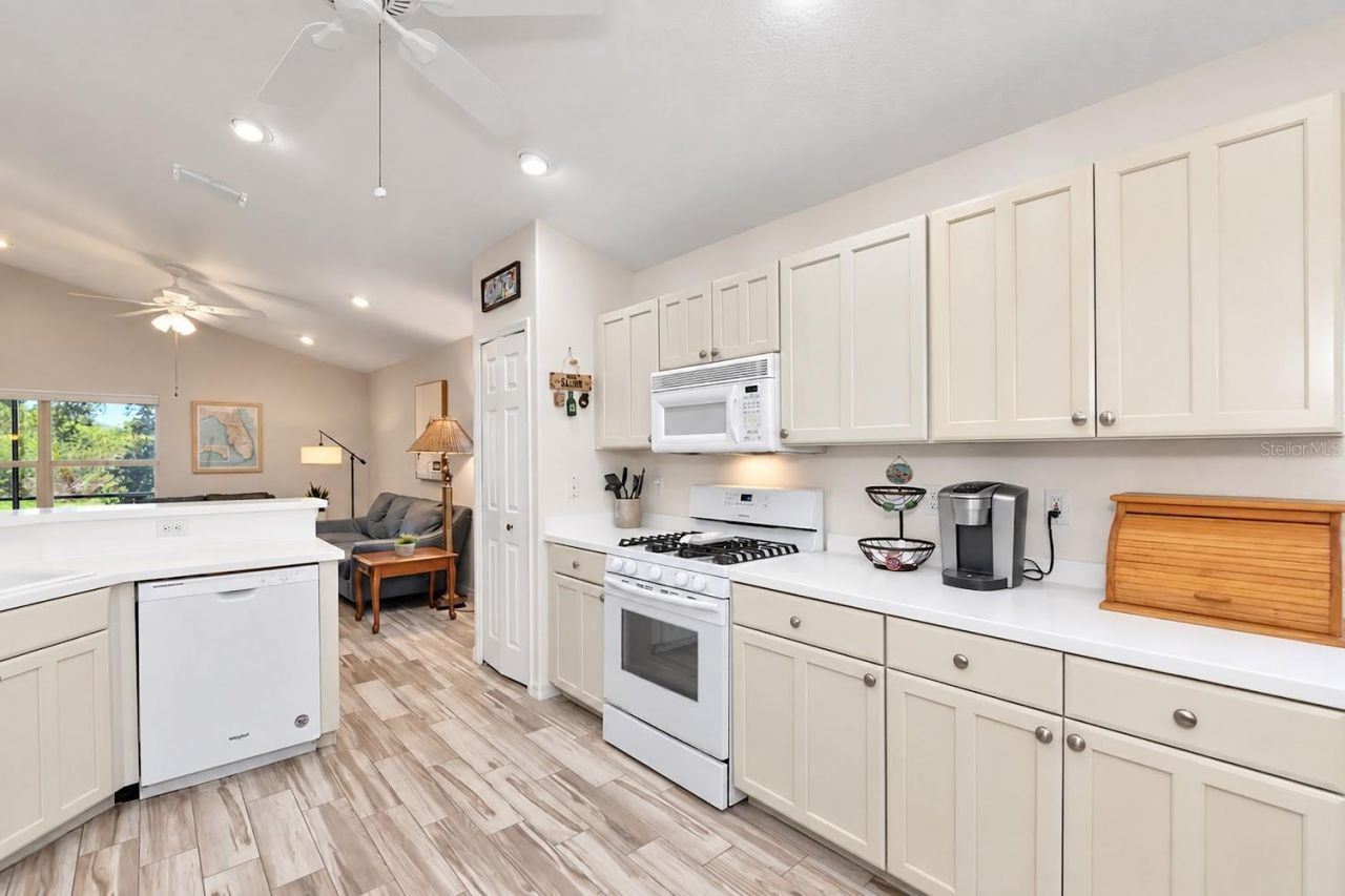 5113 Flagstone Drive , Sarasota, FL 34238 Photo