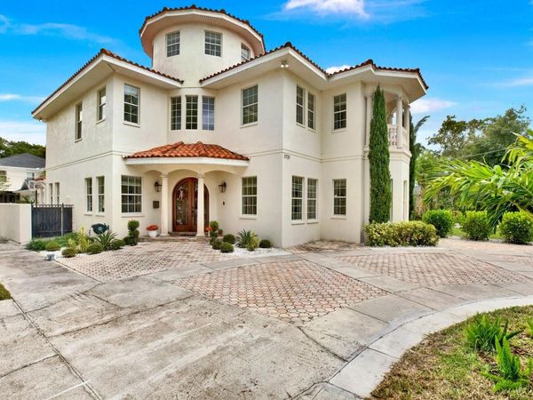 2721 N ROYAL COURT, TAMPA, FL 33602