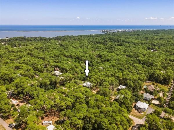 910 Lockenbie Place, Dauphin Island, AL 36528