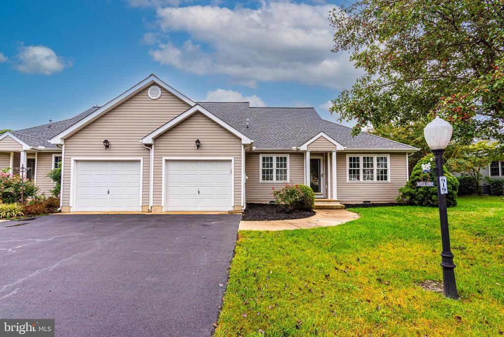 919 W Schumaker Manor Drive, Salisbury, MD 21804 Main Photo