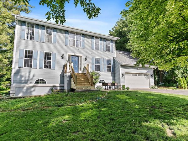 213 SW Griffin Place , Poplar Grove, IL 61065