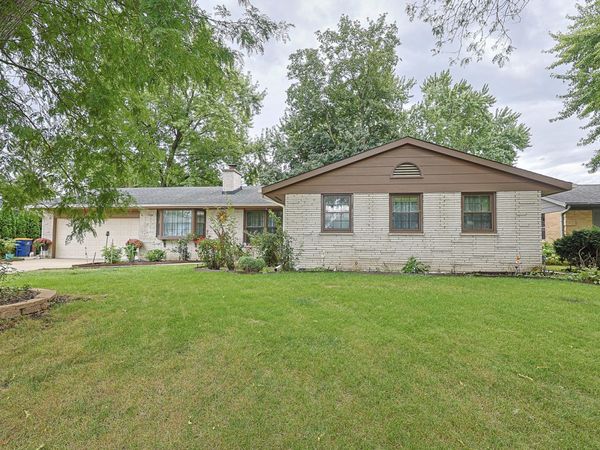 1431 Maple Lane , Elgin, IL 60123