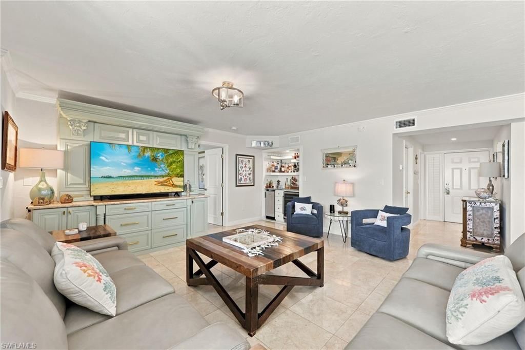 9653 Gulf Shore Dr , Unit 502, Naples, FL 34108 Photo