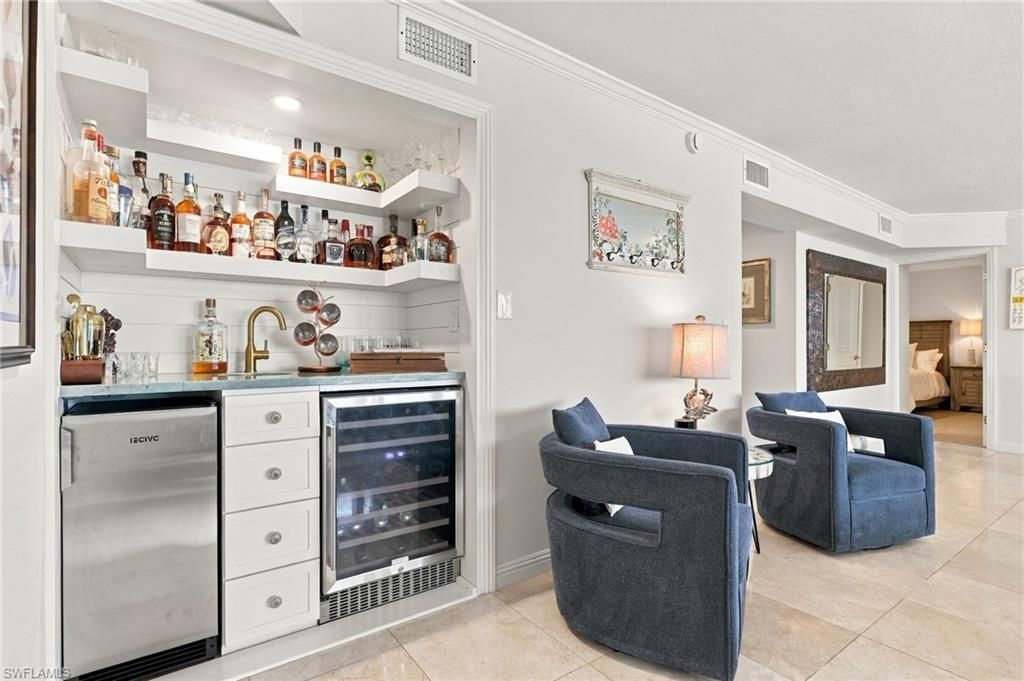 9653 Gulf Shore Dr , Unit 502, Naples, FL 34108 Photo