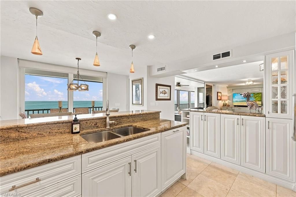9653 Gulf Shore Dr , Unit 502, Naples, FL 34108 Photo
