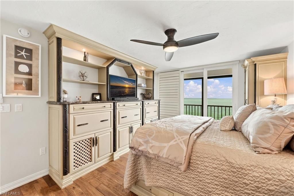 9653 Gulf Shore Dr , Unit 502, Naples, FL 34108 Photo
