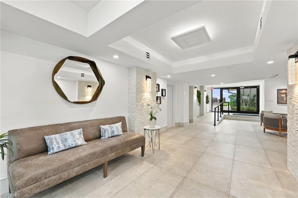 9653 Gulf Shore Dr , Unit 502, Naples, FL 34108 Photo