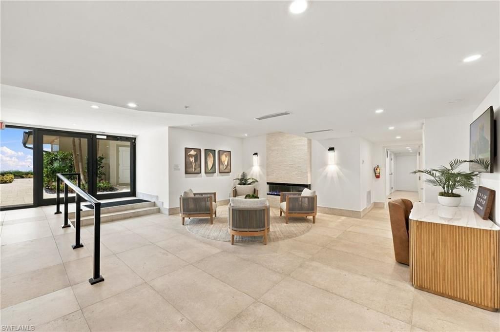 9653 Gulf Shore Dr , Unit 502, Naples, FL 34108 Photo