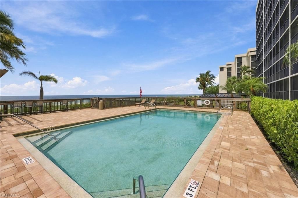 9653 Gulf Shore Dr , Unit 502, Naples, FL 34108 Photo