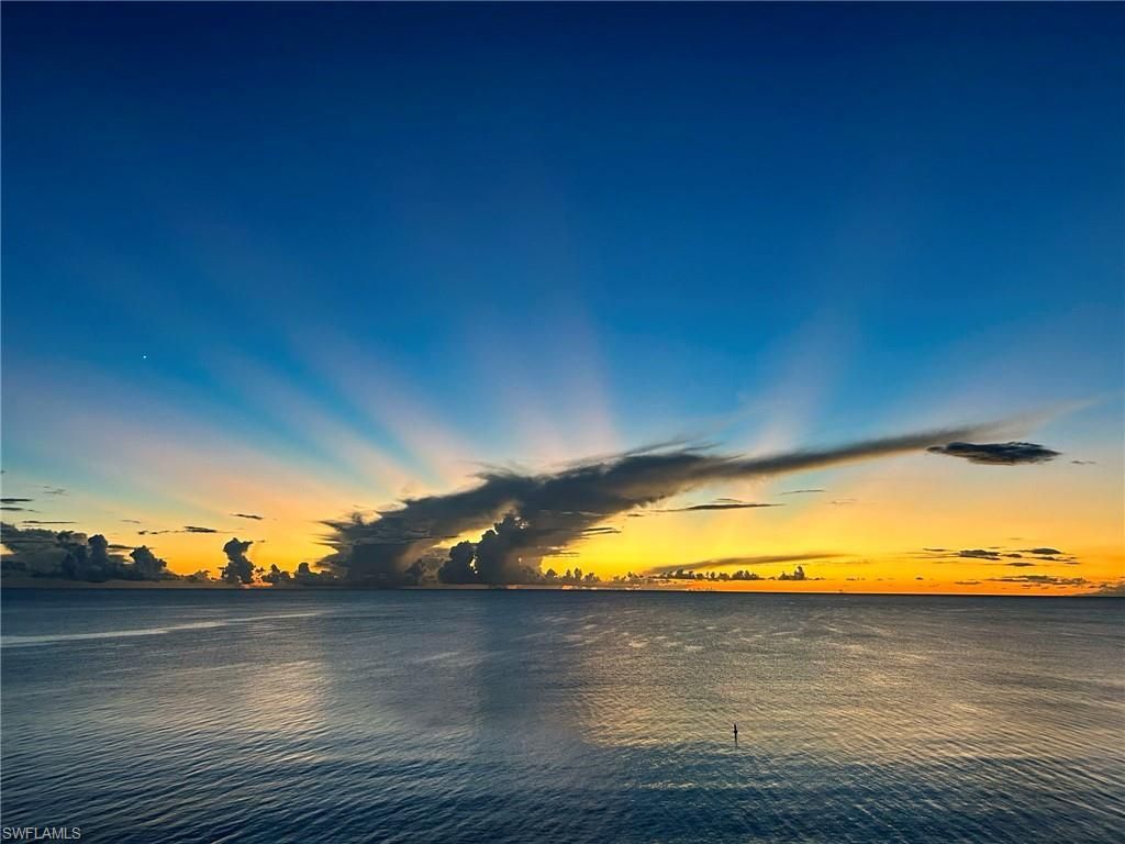 9653 Gulf Shore Dr , Unit 502, Naples, FL 34108 Photo