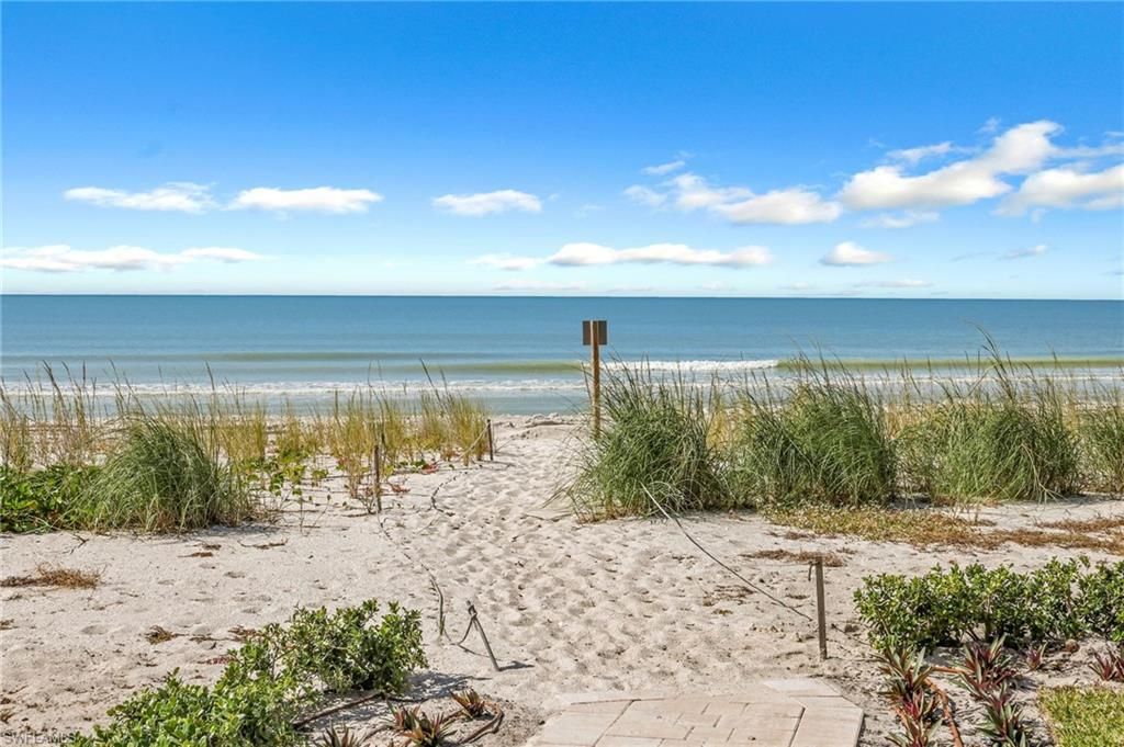 9653 Gulf Shore Dr , Unit 502, Naples, FL 34108 Photo