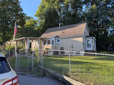106 Edgeworth Avenue , Syracuse, NY 13219