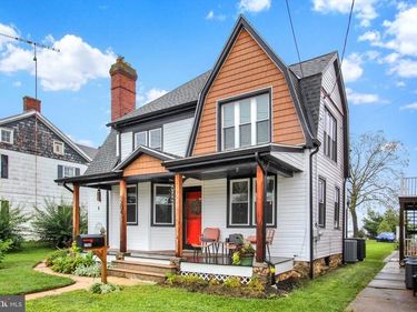 1204 BROADWAY, HANOVER, PA 17331