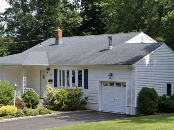 38 Sherwood Ave, East Brunswick, NJ 08816