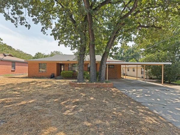 6051 Black Oak Lane , Fort Worth, TX 76114